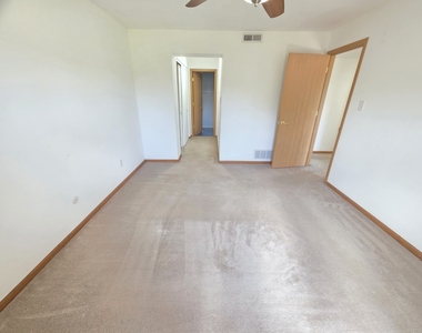 801 Brook Drive - Photo Thumbnail 14
