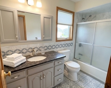 17w154 Terry Trail - Photo Thumbnail 13