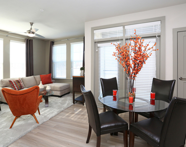680 E Algonquin Road - Photo Thumbnail 1