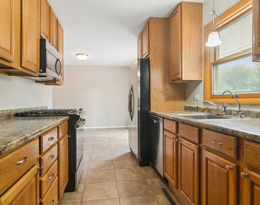 1525 N Patton Avenue - Photo Thumbnail 4