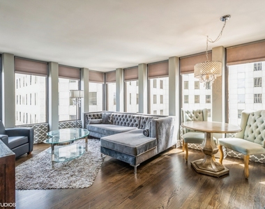 100 E Walton Street - Photo Thumbnail 4