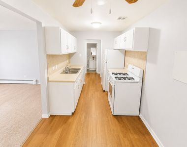 200 Willow Lane - Photo Thumbnail 3