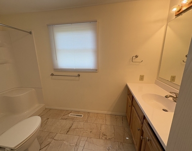 1901 Kenny Avenue - Photo Thumbnail 12