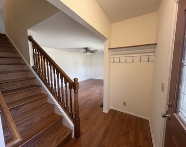 1901 Kenny Avenue - Photo Thumbnail 1