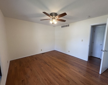 1901 Kenny Avenue - Photo Thumbnail 6