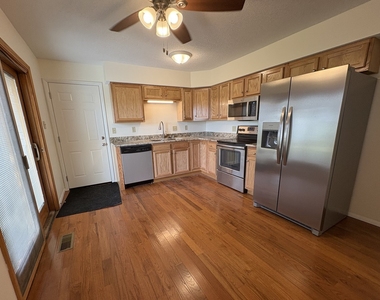 1901 Kenny Avenue - Photo Thumbnail 5