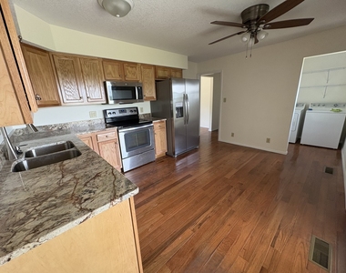 1901 Kenny Avenue - Photo Thumbnail 4