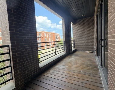 2903 W Irving Park Road - Photo Thumbnail 5