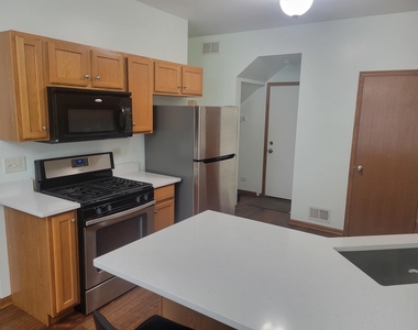 8525 Sawyer Court - Photo Thumbnail 5