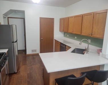 8525 Sawyer Court - Photo Thumbnail 4