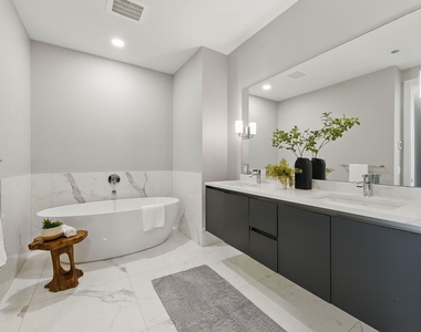 146 W Erie Street - Photo Thumbnail 9