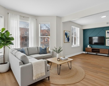 4622 S Calumet Avenue - Photo Thumbnail 6