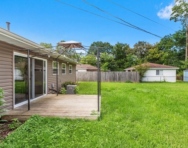 2302 Manor Lane - Photo Thumbnail 25