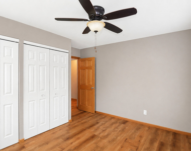 2302 Manor Lane - Photo Thumbnail 17