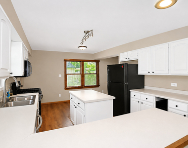 2302 Manor Lane - Photo Thumbnail 11