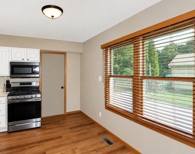 2302 Manor Lane - Photo Thumbnail 12