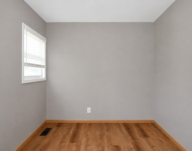 2302 Manor Lane - Photo Thumbnail 19