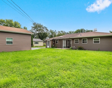 2302 Manor Lane - Photo Thumbnail 24