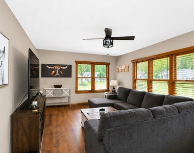 2302 Manor Lane - Photo Thumbnail 3