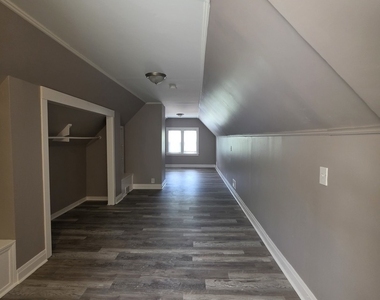 309 E 120th Place - Photo Thumbnail 6