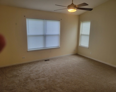490 Dancer Lane - Photo Thumbnail 8