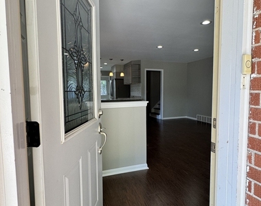 205 W Euclid Avenue - Photo Thumbnail 1