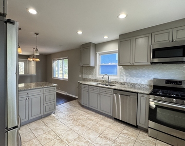 205 W Euclid Avenue - Photo Thumbnail 6