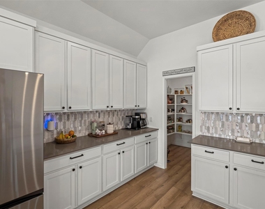 29003 Spicewood Valley Drive - Photo Thumbnail 10