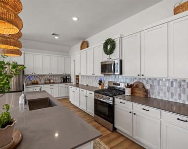 29003 Spicewood Valley Drive - Photo Thumbnail 9
