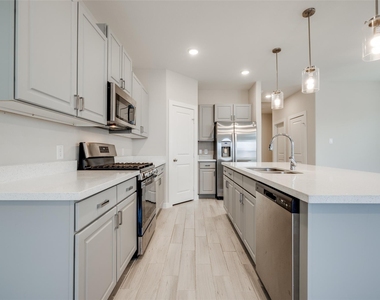 1539 Revolution Way - Photo Thumbnail 11