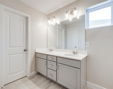 1539 Revolution Way - Photo Thumbnail 32