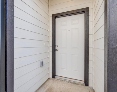 1539 Revolution Way - Photo Thumbnail 1