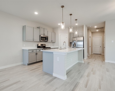 1539 Revolution Way - Photo Thumbnail 9