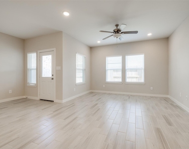 1539 Revolution Way - Photo Thumbnail 7