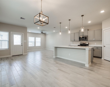 1539 Revolution Way - Photo Thumbnail 4