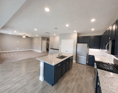 10719 Hidden Arrow Court - Photo Thumbnail 19
