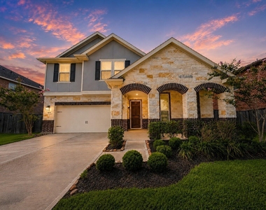 10719 Hidden Arrow Court - Photo Thumbnail 16