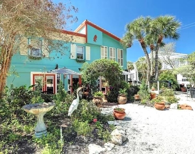 114 5th Street - Photo Thumbnail 1