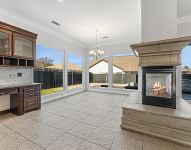 98 Victoria Drive W - Photo Thumbnail 11