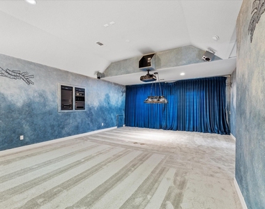 98 Victoria Drive W - Photo Thumbnail 37