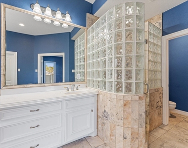 98 Victoria Drive W - Photo Thumbnail 23
