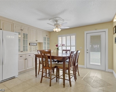 4206 Se 20th Place - Photo Thumbnail 2