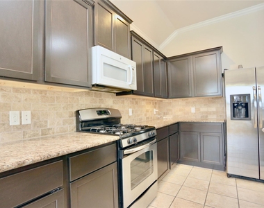 24339 Goodwin Drive - Photo Thumbnail 9
