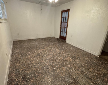 821 Cloverleaf Street - Photo Thumbnail 12