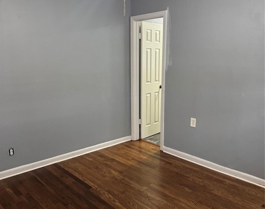 821 Cloverleaf Street - Photo Thumbnail 7