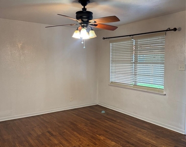 821 Cloverleaf Street - Photo Thumbnail 2