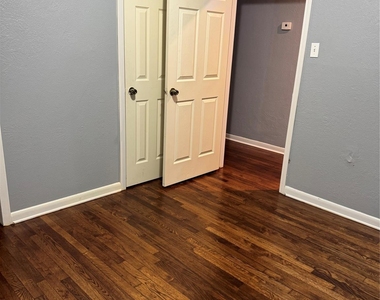 821 Cloverleaf Street - Photo Thumbnail 5