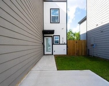 8153 Tate Street - Photo Thumbnail 10