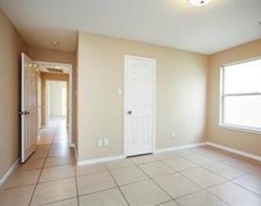 19115 Dawntreader Drive - Photo Thumbnail 18