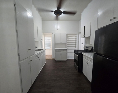 1404 38th Street - Photo Thumbnail 5